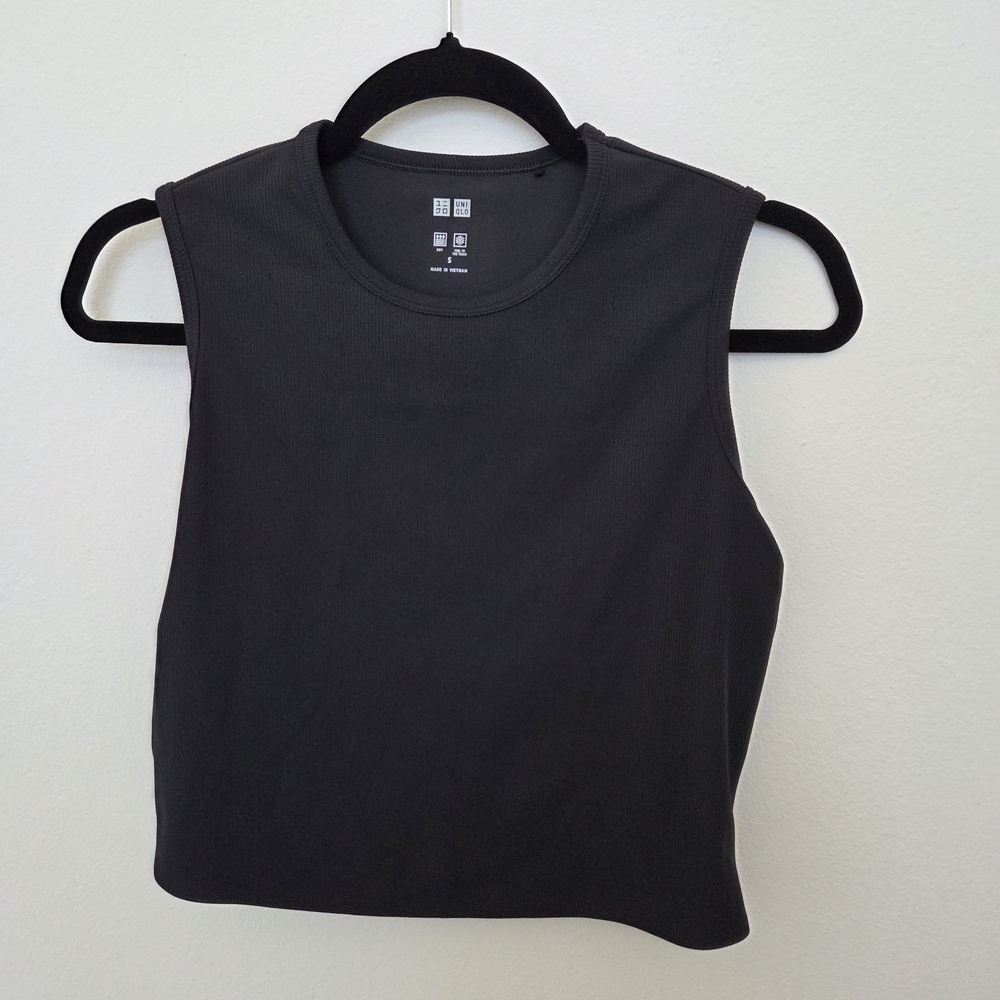 Uniqlo Women's Black Ribbed Tank Top Small